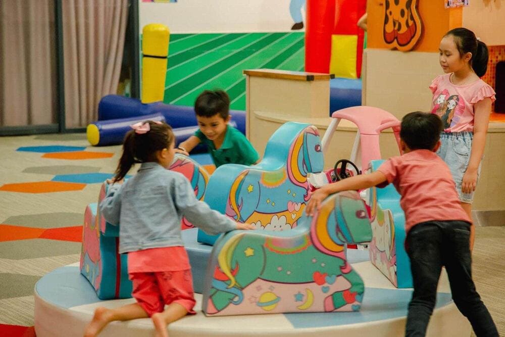 Chọn địa điểm an toàn, phù hợp độ tuổi và đảm bảo giám sát kỹ lưỡng bé (Nguồn: Internet).